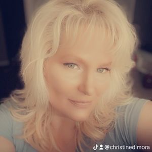 Meet your Posher, Christine